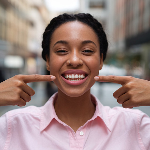 dental woman smiling with white teeth